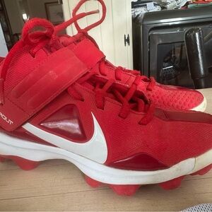Nike Boys size 5 Mike Trout Red Cleats